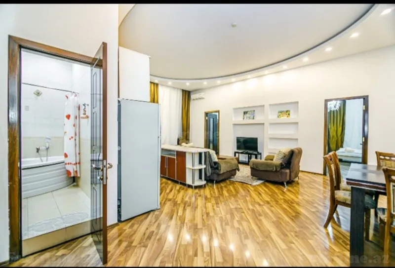 Kirayə verilir 3 otaqlı Mənzil Köhnə tikili 100 m² Sahil m. - şəkil 3