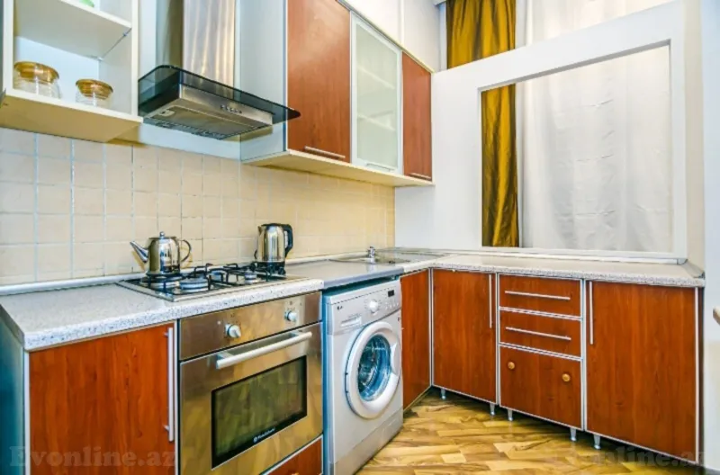 Kirayə verilir 3 otaqlı Mənzil Köhnə tikili 100 m² Sahil m. - şəkil 4