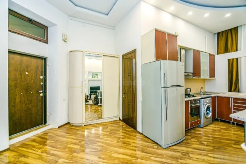 Kirayə verilir 3 otaqlı Mənzil Köhnə tikili 100 m² Sahil m. - şəkil 7