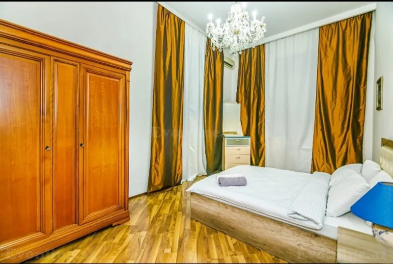 Kirayə verilir 3 otaqlı Mənzil Köhnə tikili 100 m² Sahil m. - şəkil 10