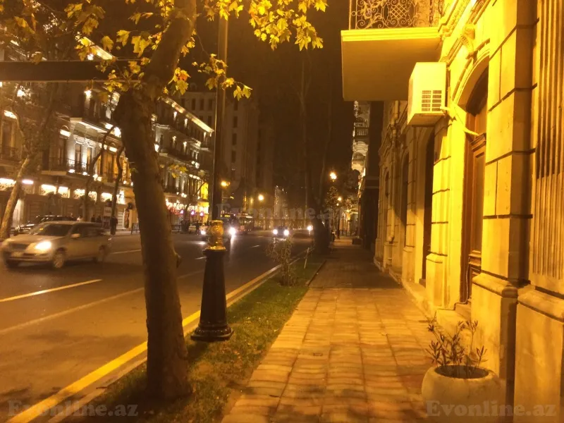 Kirayə verilir 3 otaqlı Mənzil Köhnə tikili 100 m² Sahil m. - şəkil 26