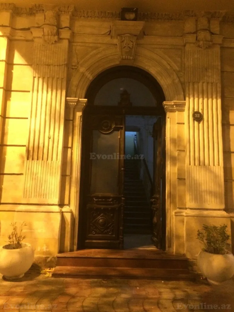 Kirayə verilir 3 otaqlı Mənzil Köhnə tikili 100 m² Sahil m. - şəkil 28