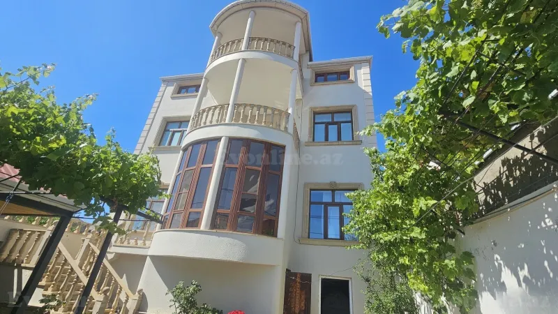 6 otaqlı Həyət evi 450 m² Abşeron r. Satılır