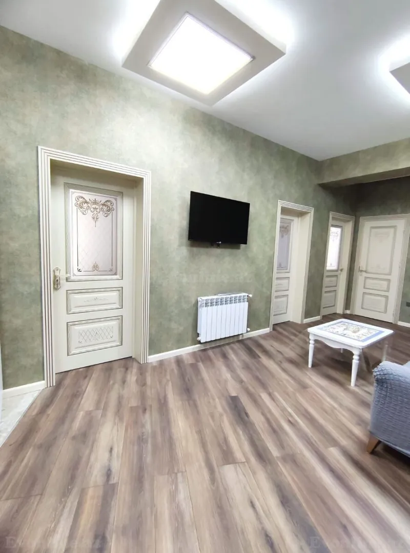 Kirayə verilir 2 otaqlı Mənzil Yeni tikili 130 m² Nəriman Nərimanov m.