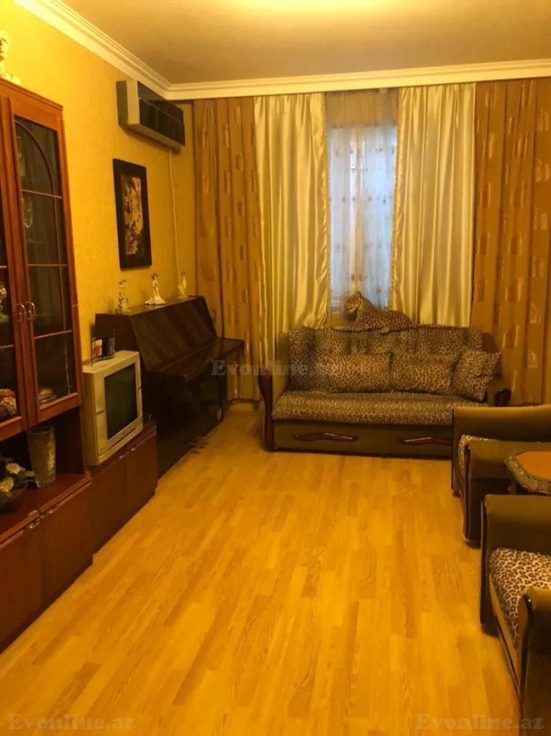 Satılır 3 otaqlı Mənzil Köhnə tikili 70 m² Memar Əcəmi m. - şəkil 3
