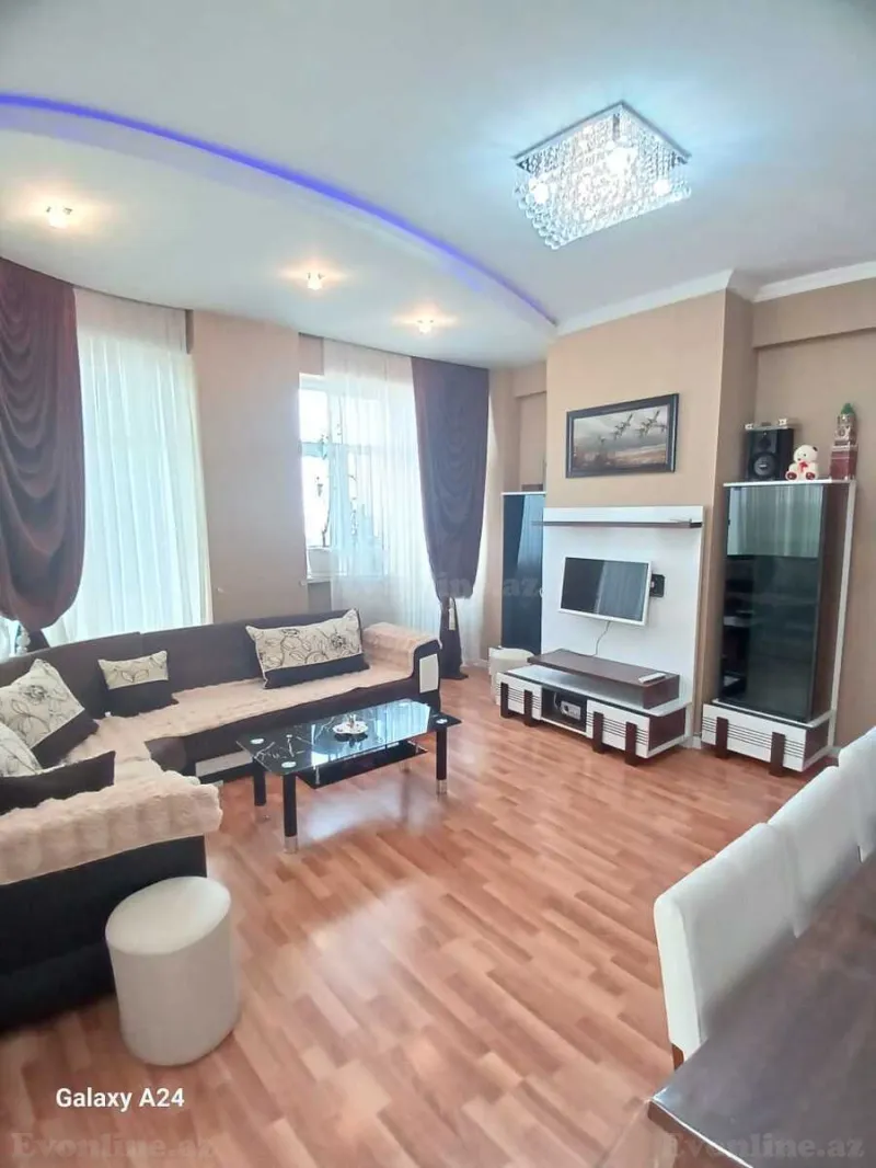 2 otaqlı Mənzil 65 m² İnşaatçılar m. Kirayə verilir