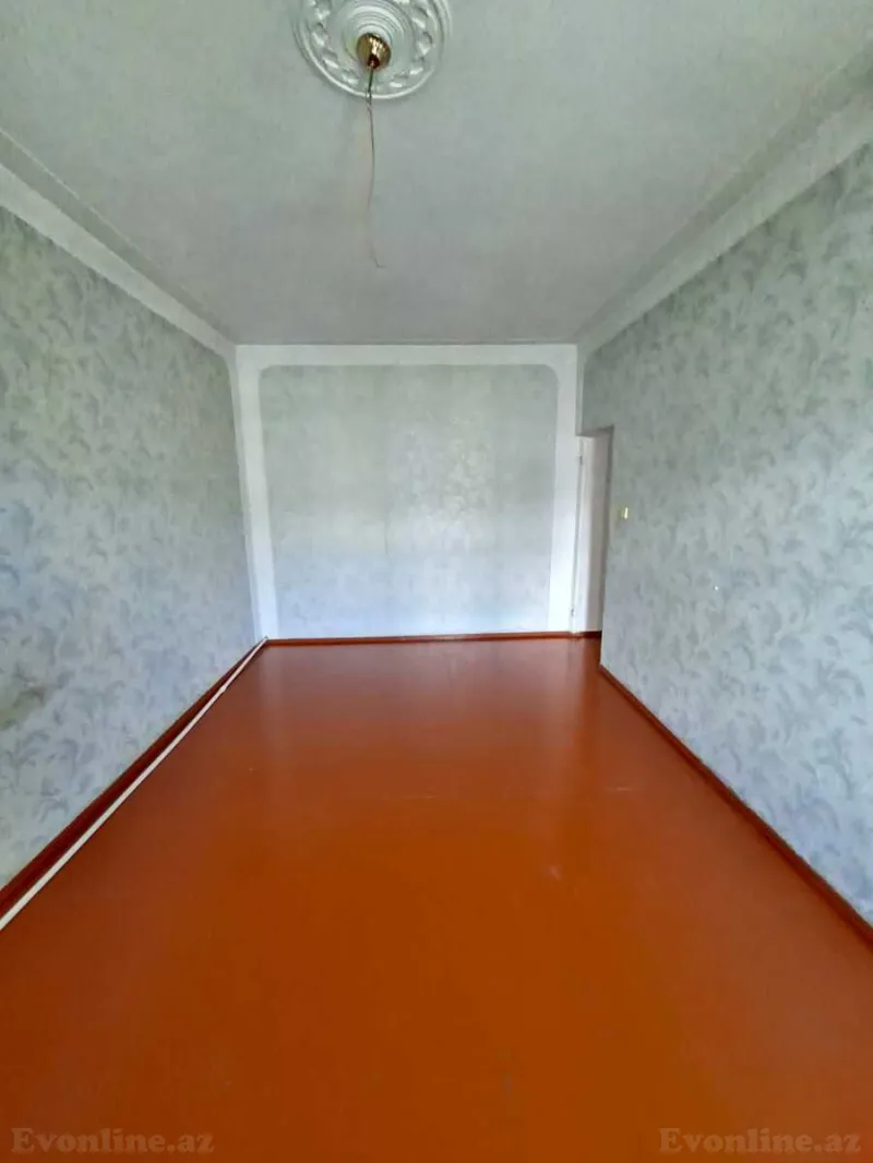 Satılır 5 otaqlı Mənzil Köhnə tikili 130 m² İnşaatçılar m. - şəkil 2