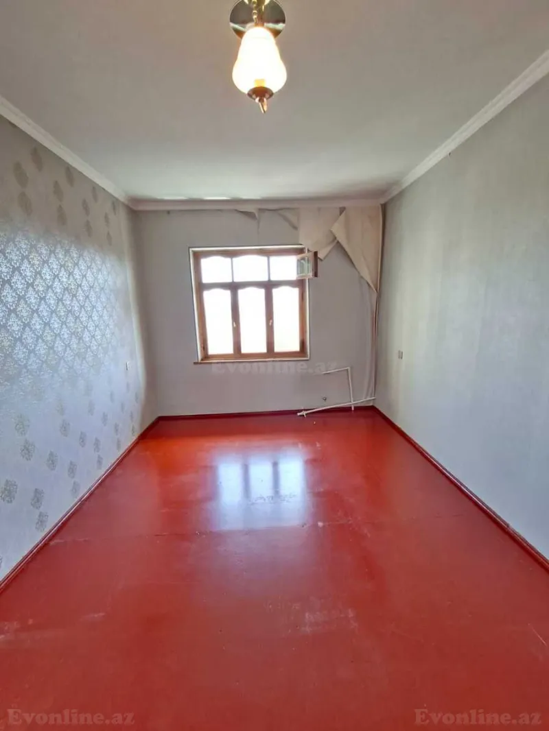 Satılır 5 otaqlı Mənzil Köhnə tikili 130 m² İnşaatçılar m. - şəkil 3