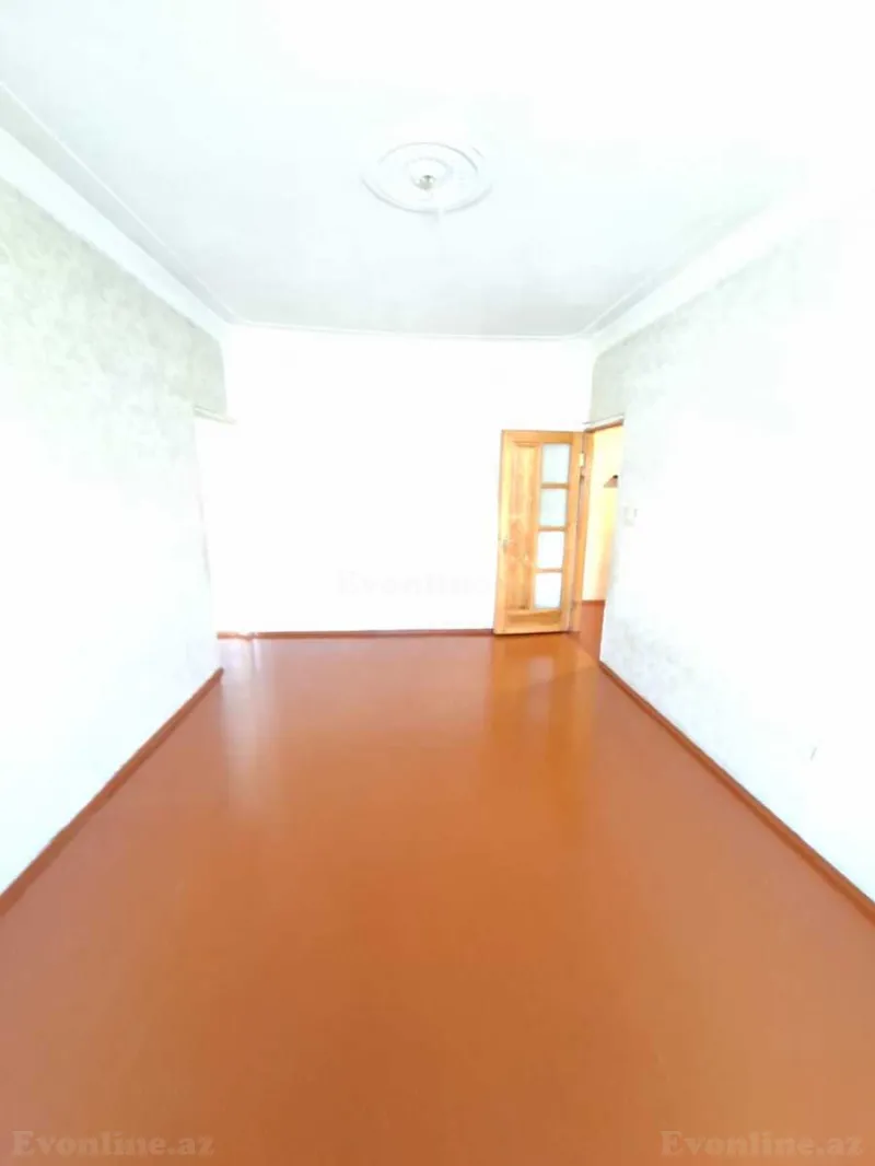 Satılır 5 otaqlı Mənzil Köhnə tikili 130 m² İnşaatçılar m. - şəkil 4