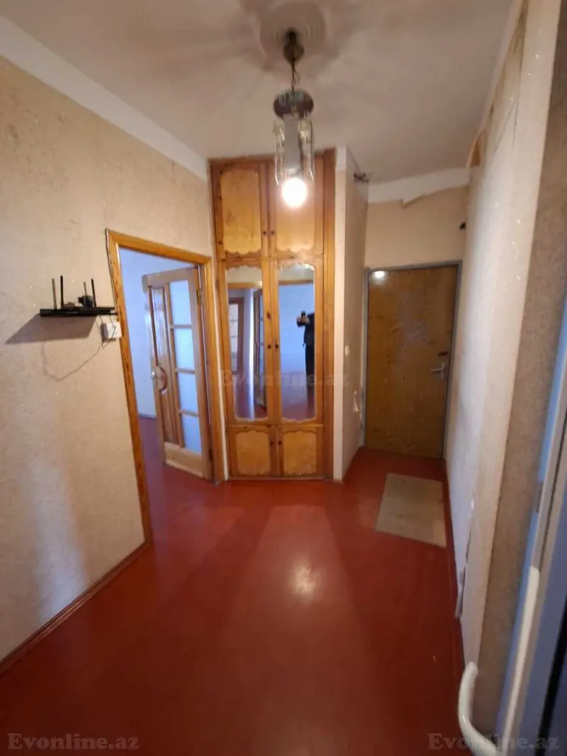Satılır 5 otaqlı Mənzil Köhnə tikili 130 m² İnşaatçılar m. - şəkil 9
