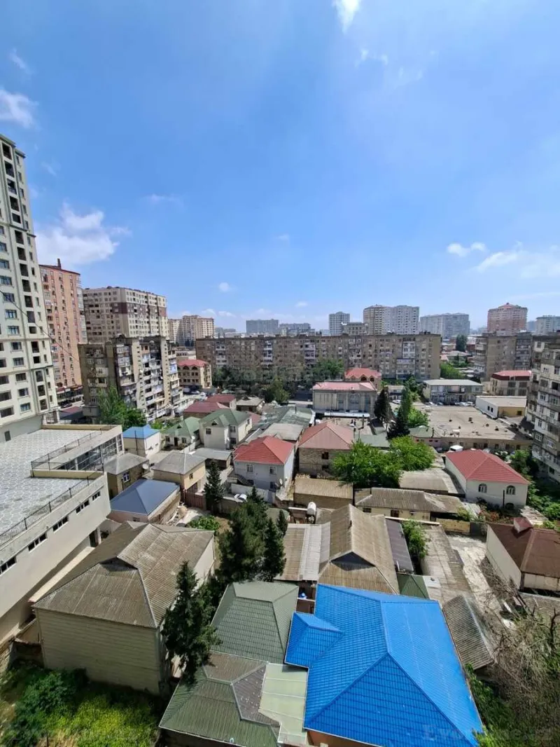 Satılır 5 otaqlı Mənzil Köhnə tikili 130 m² İnşaatçılar m. - şəkil 14