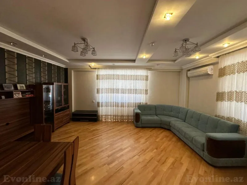 3 otaqlı Mənzil 135 m² İnşaatçılar m. Kirayə verilir