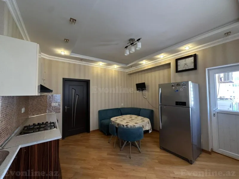 Kirayə verilir 3 otaqlı Mənzil Yeni tikili 135 m² İnşaatçılar m. - şəkil 5