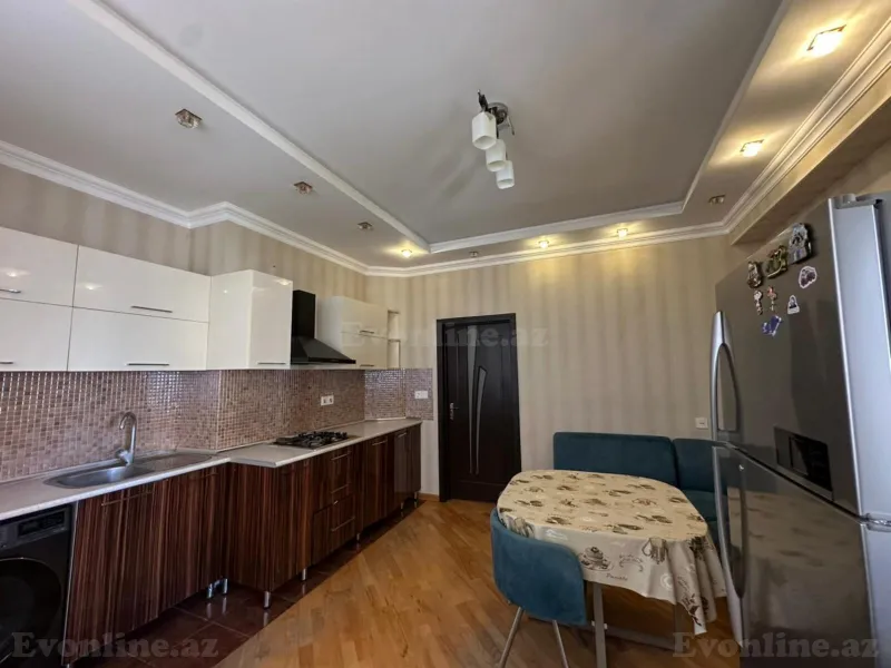 Kirayə verilir 3 otaqlı Mənzil Yeni tikili 135 m² İnşaatçılar m. - şəkil 6