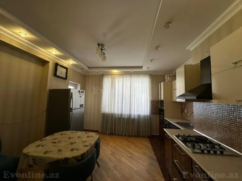 Kirayə verilir 3 otaqlı Mənzil Yeni tikili 135 m² İnşaatçılar m. - şəkil 13