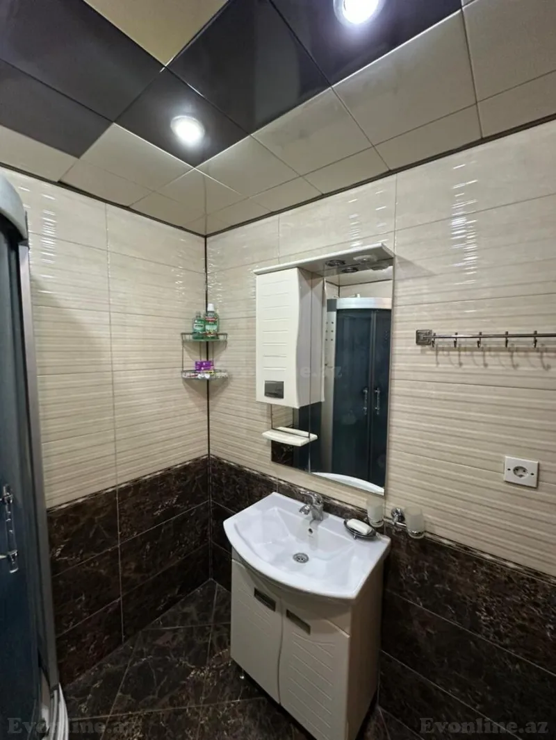 Kirayə verilir 3 otaqlı Mənzil Yeni tikili 135 m² İnşaatçılar m. - şəkil 18