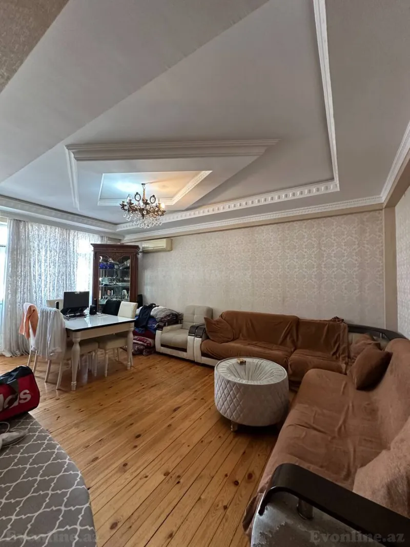 3 otaqlı Mənzil 100 m² İnşaatçılar m. Satılır
