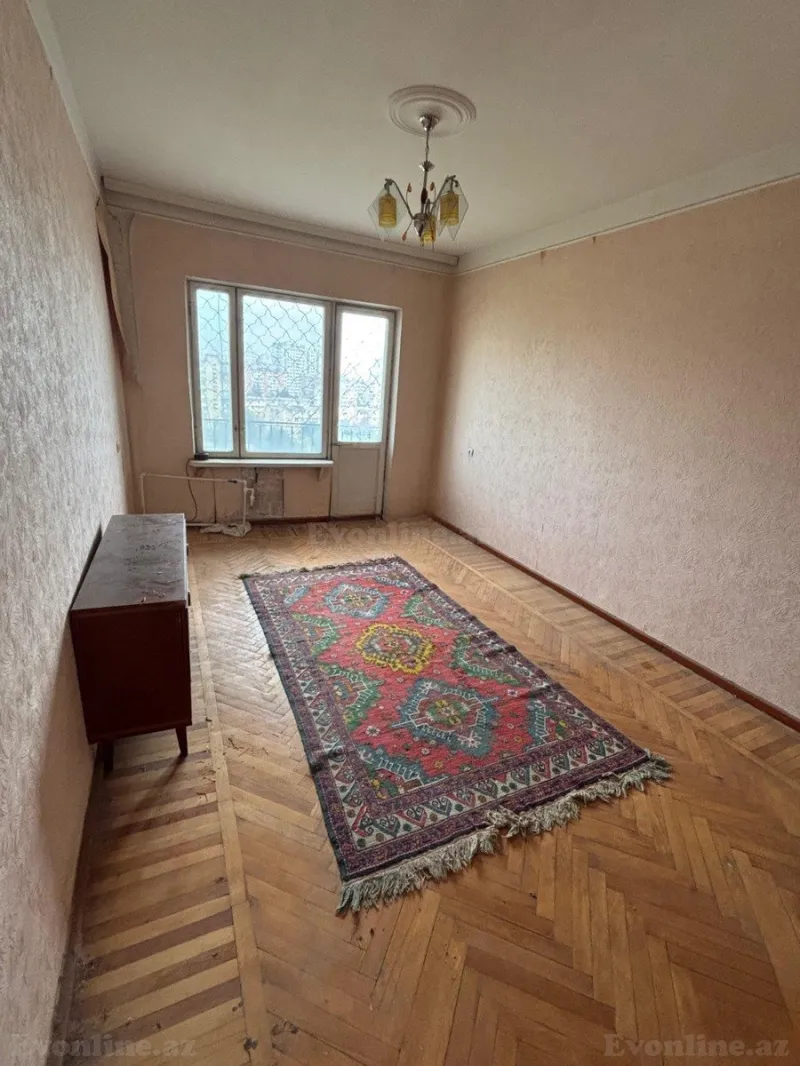 Satılır 4 otaqlı Mənzil Köhnə tikili 115 m² Azadlıq prospekti m. - şəkil 3