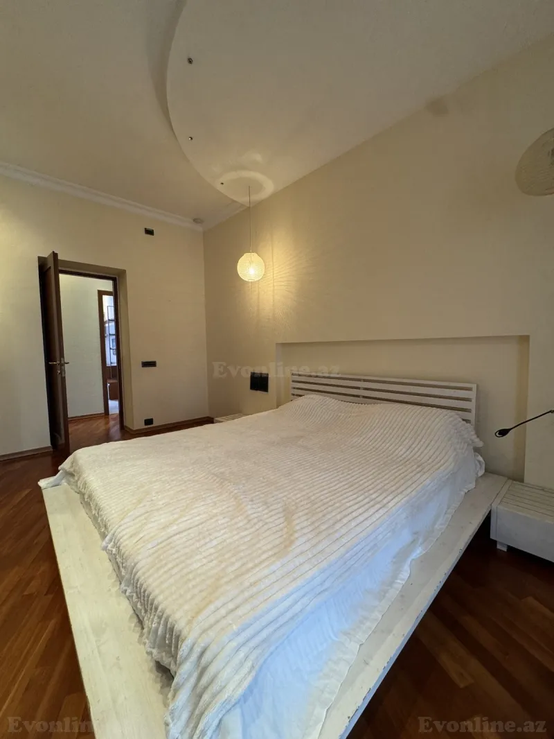 Kirayə verilir 4 otaqlı Mənzil Yeni tikili 160 m² Sahil m. - şəkil 3