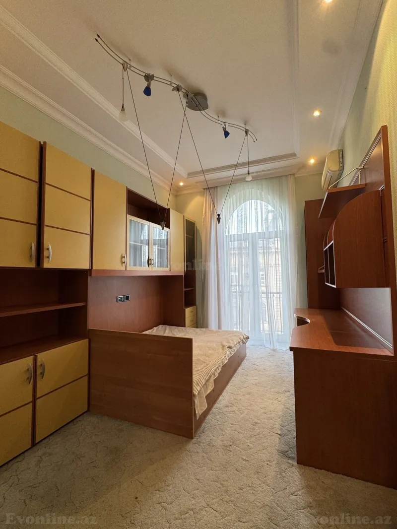 Kirayə verilir 4 otaqlı Mənzil Yeni tikili 160 m² Sahil m. - şəkil 9