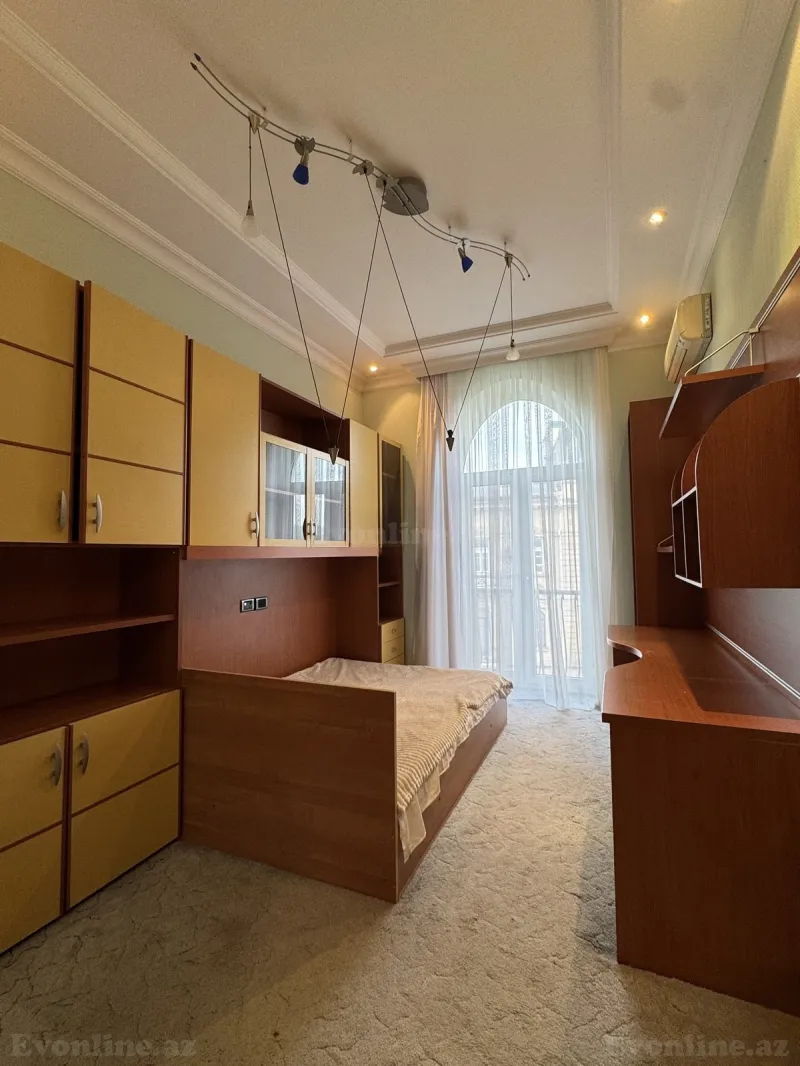 Kirayə verilir 4 otaqlı Mənzil Yeni tikili 160 m² Sahil m. - şəkil 11
