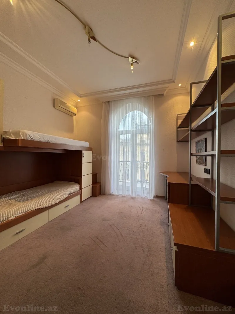 Kirayə verilir 4 otaqlı Mənzil Yeni tikili 160 m² Sahil m. - şəkil 15