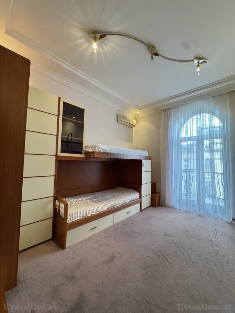 Kirayə verilir 4 otaqlı Mənzil Yeni tikili 160 m² Sahil m. - şəkil 16