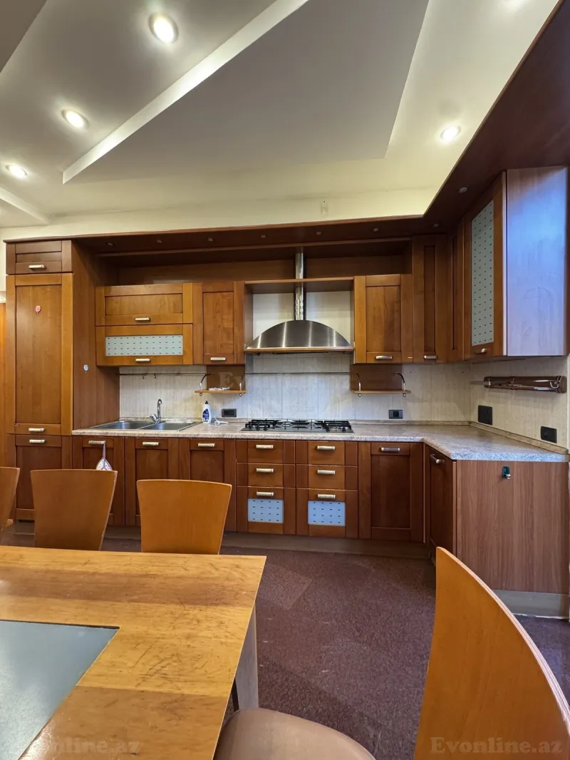 Kirayə verilir 4 otaqlı Mənzil Yeni tikili 160 m² Sahil m. - şəkil 25