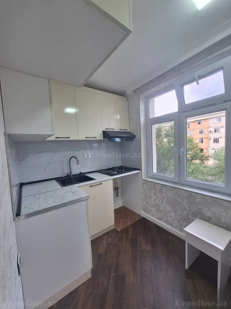 Satılır 3 otaqlı Mənzil Köhnə tikili 74 m² Sumqayıt - şəkil 2