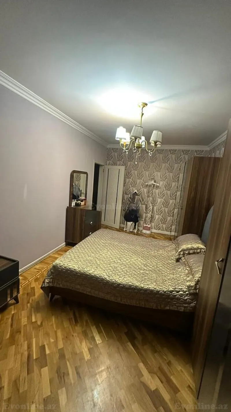 Satılır 3 otaqlı Mənzil Köhnə tikili 70 m² Nərimanov r. - şəkil 4