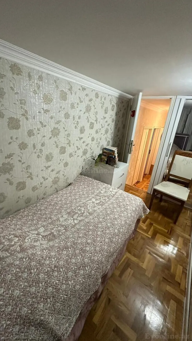 Satılır 3 otaqlı Mənzil Köhnə tikili 70 m² Nərimanov r. - şəkil 5