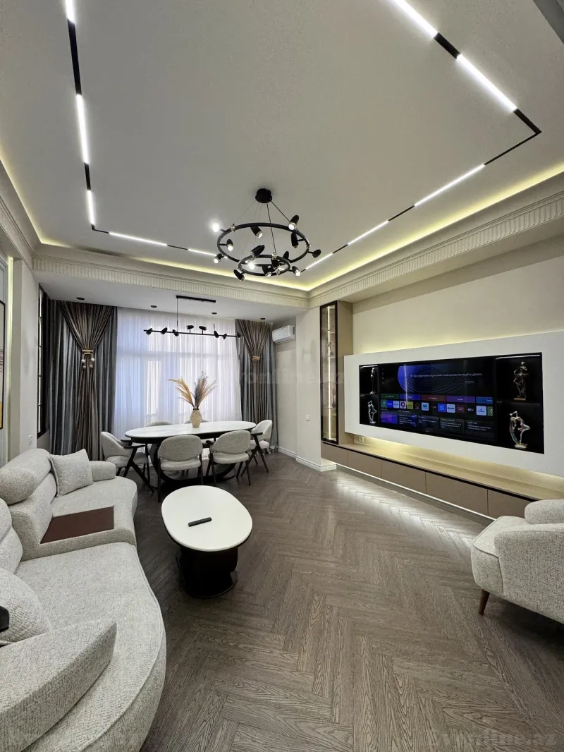 3 otaqlı Mənzil 135 m² Nizami m. Satılır