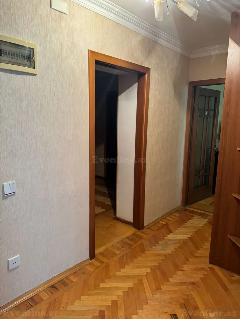 Satılır 4 otaqlı Mənzil Köhnə tikili 85 m² Yasamal - şəkil 12