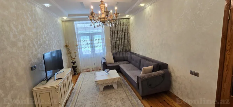 Satılır 4 otaqlı Mənzil Köhnə tikili 90 m² Nəsimi r.