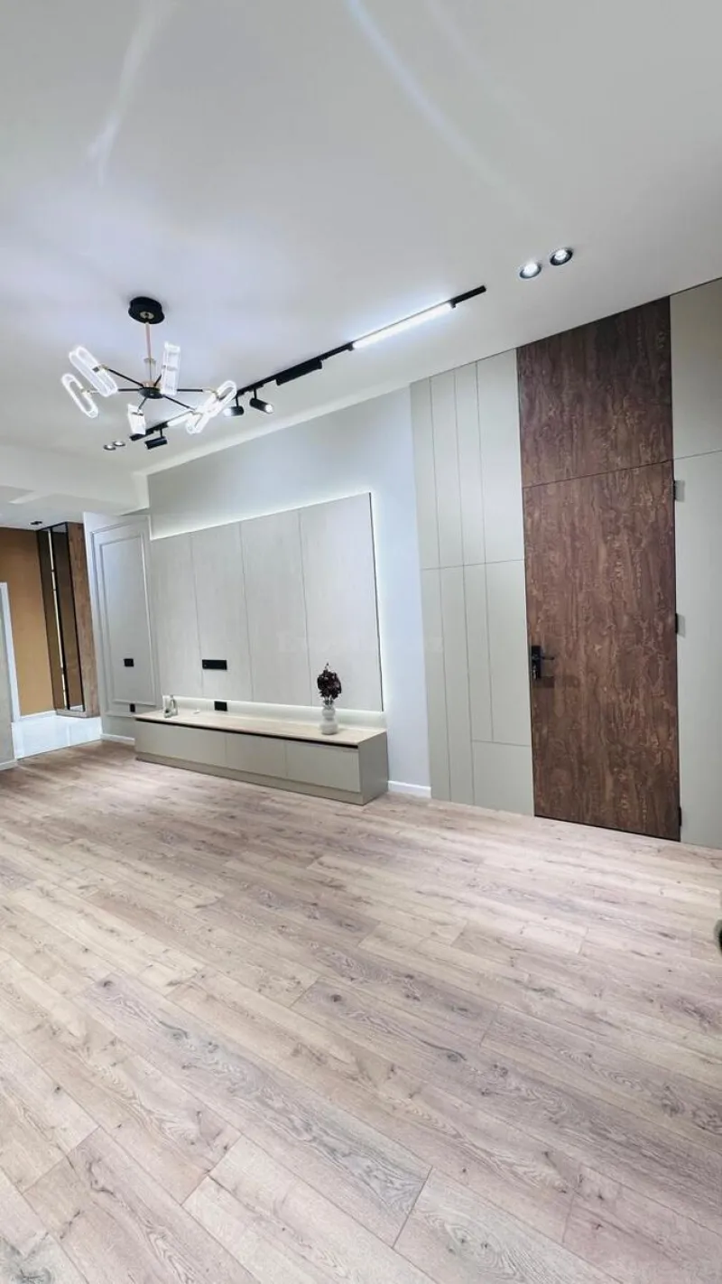 Satılır 3 otaqlı Mənzil Yeni tikili 75 m² Xətai r. - şəkil 2