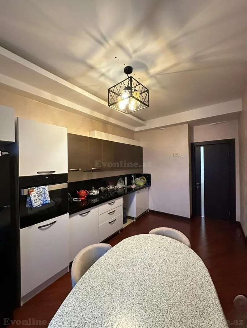 Kirayə verilir 3 otaqlı Mənzil Yeni tikili 140 m² Gənclik m. - şəkil 14