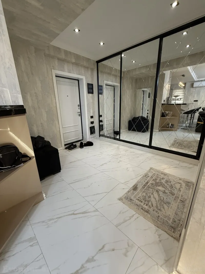 Satılır 3 otaqlı Mənzil Yeni tikili 110 m² Neftçilər m. - şəkil 3