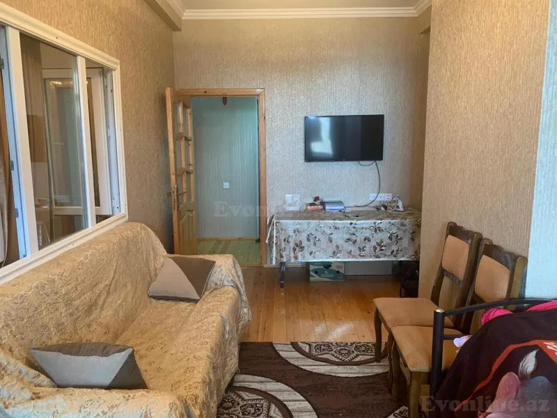 2 otaqlı Mənzil 70 m² Elmlər Akademiyası m. Kirayə verilir