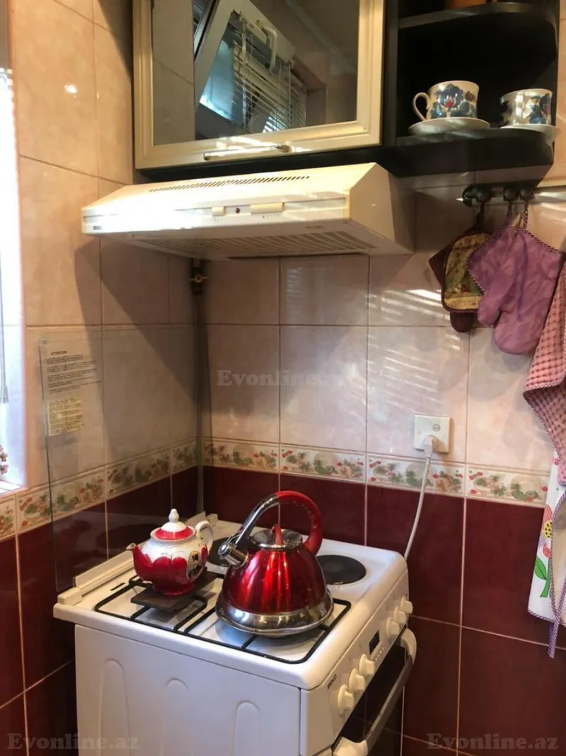 Satılır 3 otaqlı Mənzil Köhnə tikili 70 m² Memar Əcəmi m. - şəkil 8