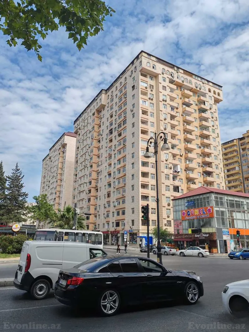 3 otaqlı Mənzil 90 m² Həzi Aslanov m. Satılır
