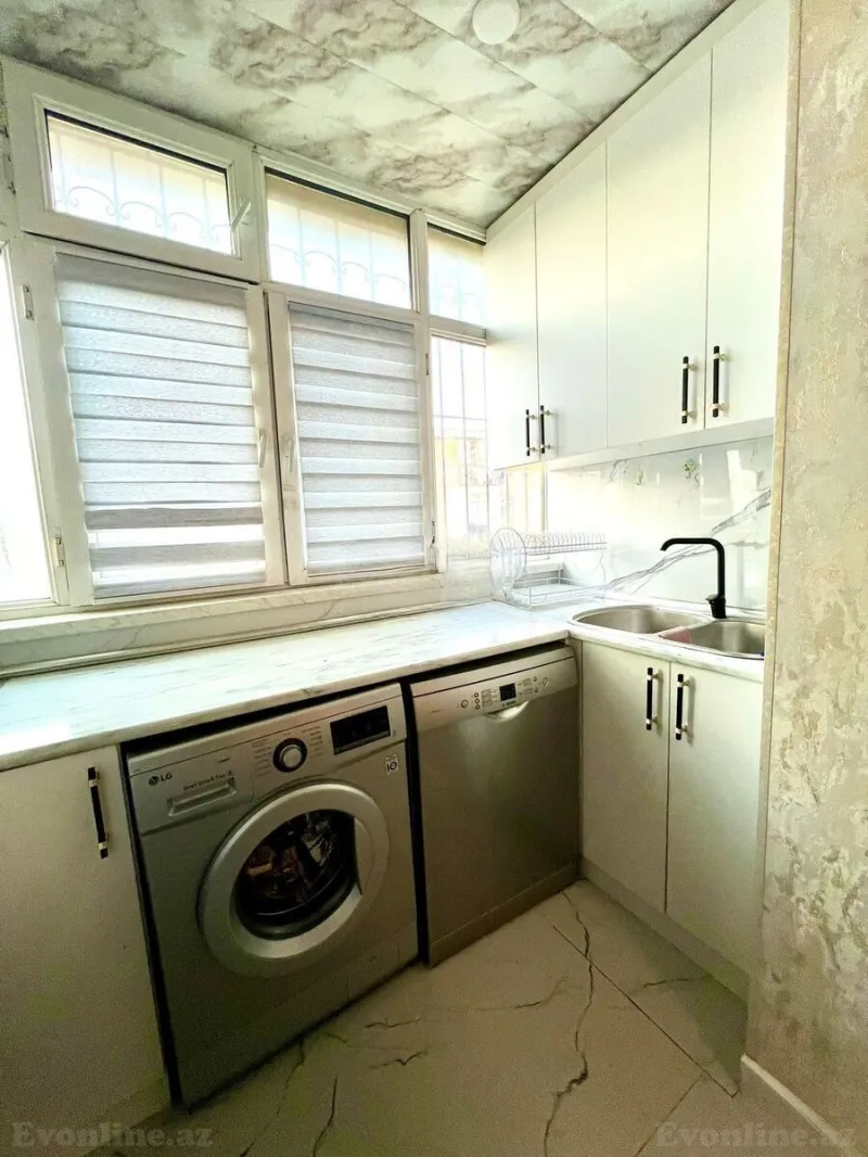 Satılır 2 otaqlı Mənzil Köhnə tikili 55 m² Koroğlu m. - şəkil 6