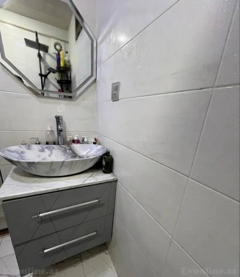 Satılır 2 otaqlı Mənzil Köhnə tikili 55 m² Koroğlu m. - şəkil 13