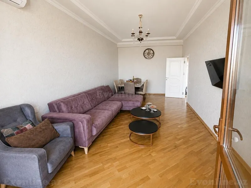 2 otaqlı Mənzil 77 m² Qara Qarayev m. Satılır