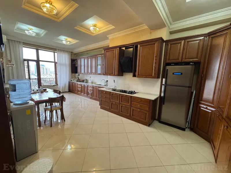 Satılır 3 otaqlı Mənzil Yeni tikili 175 m² Nəsimi r. - şəkil 5