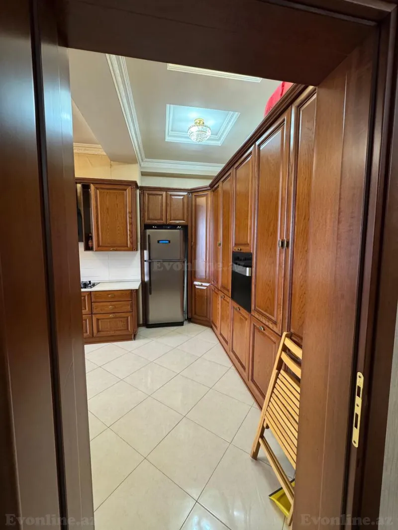 Satılır 3 otaqlı Mənzil Yeni tikili 175 m² Nəsimi r. - şəkil 8