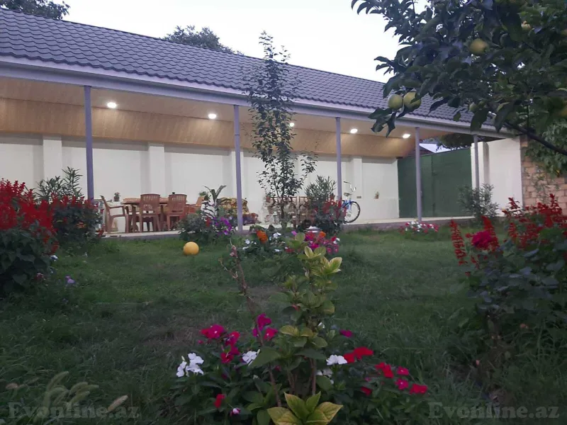 Kirayə verilir 4 otaqlı Həyət evi 135 m² Qəbələ