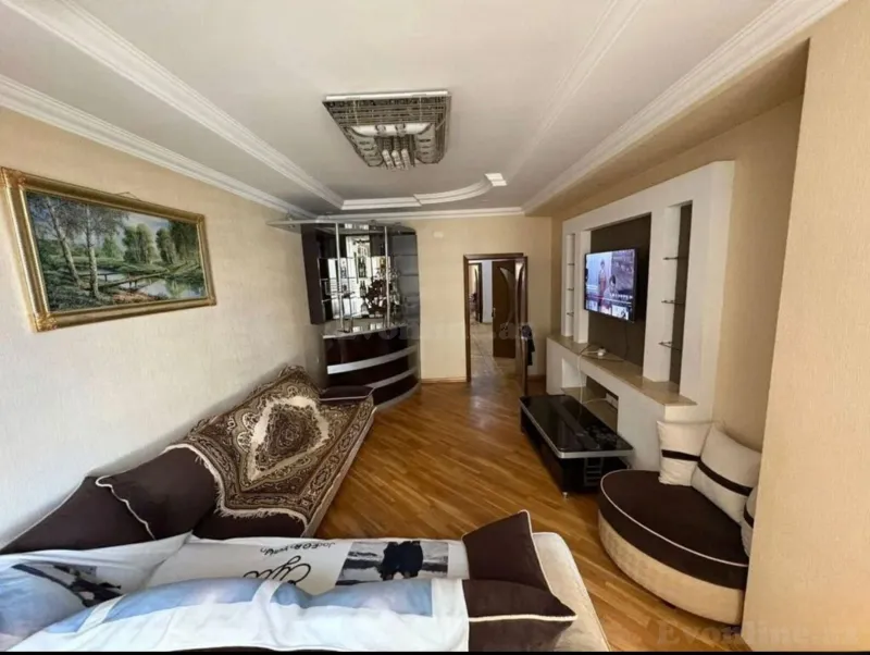 3 otaqlı Mənzil 120 m² İnşaatçılar m. Kirayə verilir