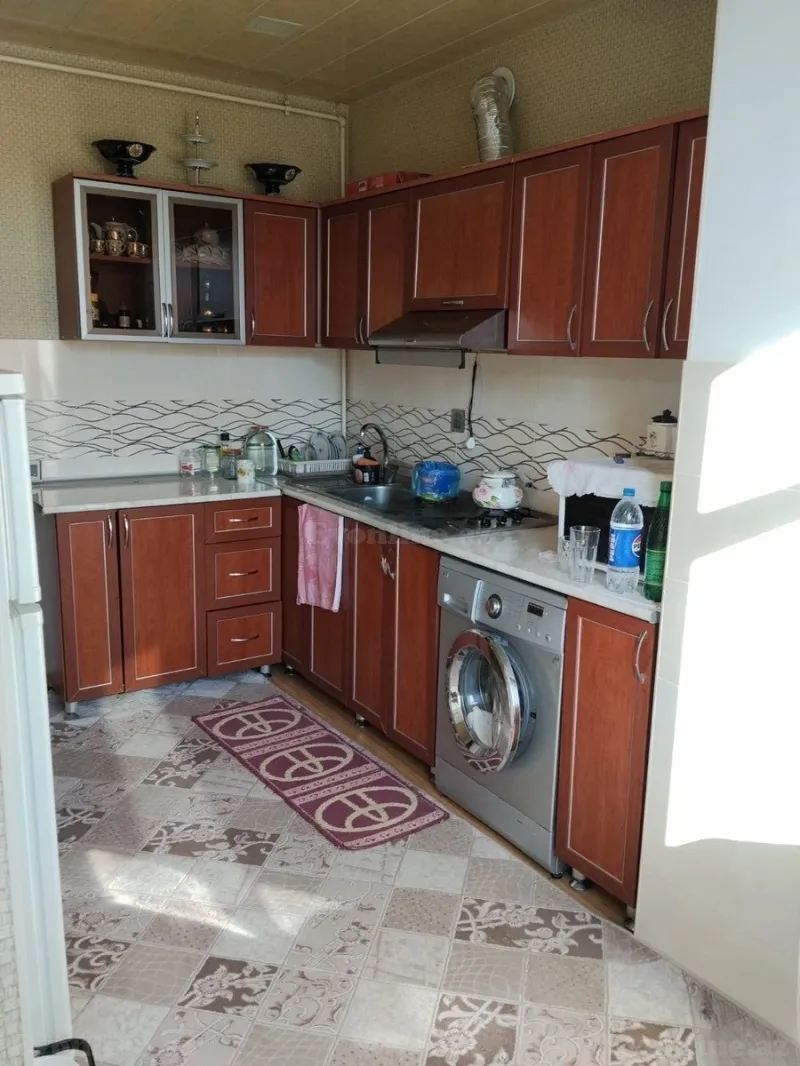 Satılır 3 otaqlı Mənzil Köhnə tikili 80 m² Xalqlar Dostluğu m. - şəkil 3
