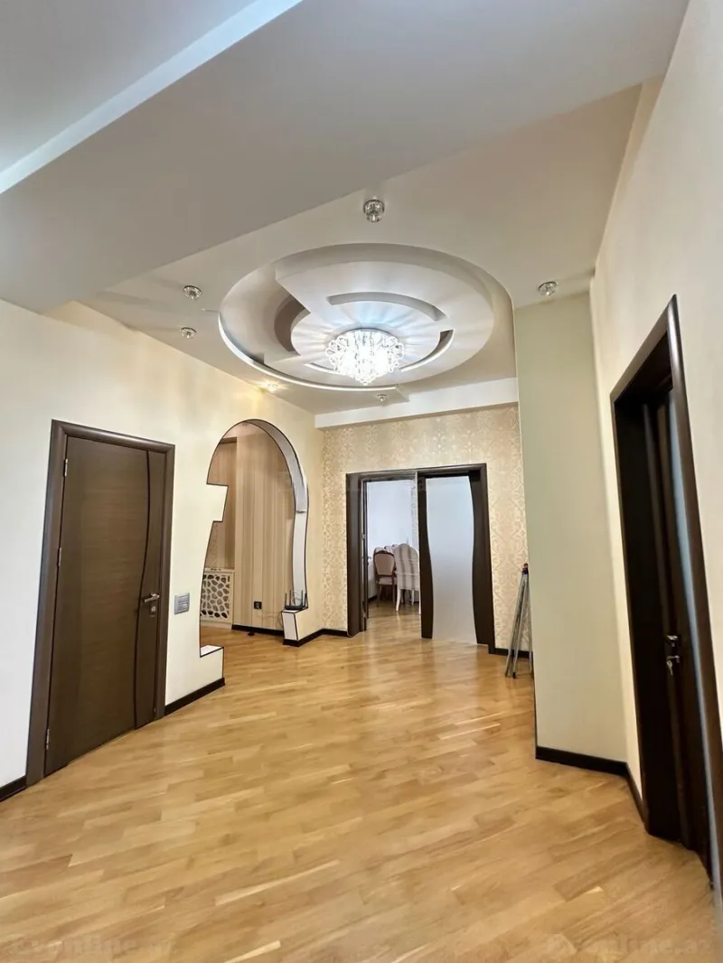 Satılır 4 otaqlı Mənzil Yeni tikili 220 m² Elmlər Akademiyası m. - şəkil 17