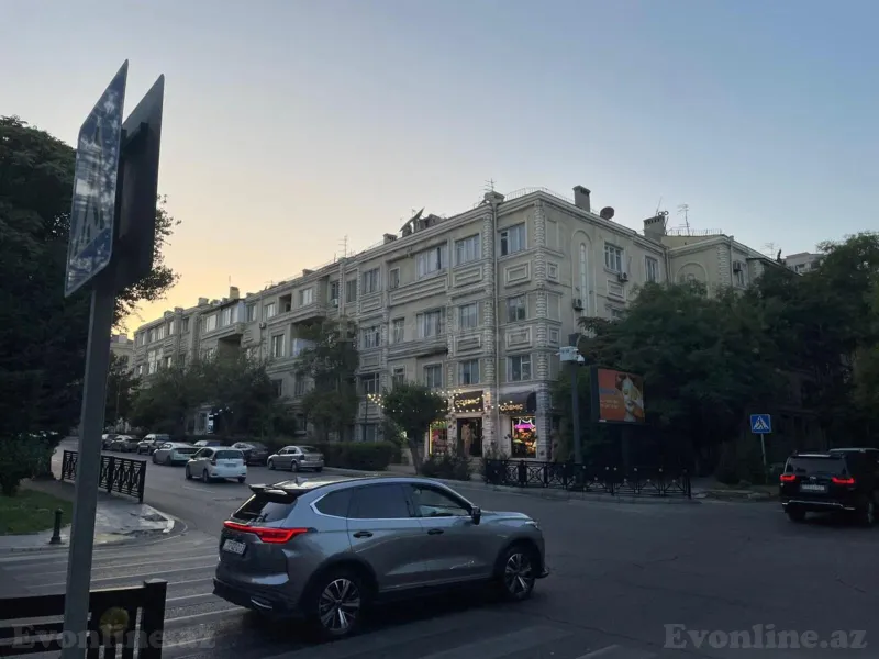3 otaqlı Mənzil 70 m² Nəsimi r. Satılır